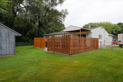 745 Thomas St, Plainwell, MI 49080 photo 26