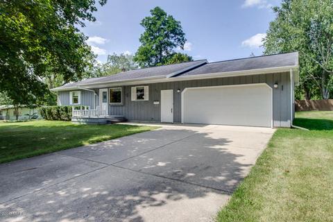 311 Madison St, Bellevue, MI 49021 photo 2