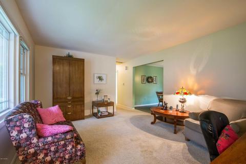 507 Edgeworthe Dr SE, Ada, MI 49301 photo 3