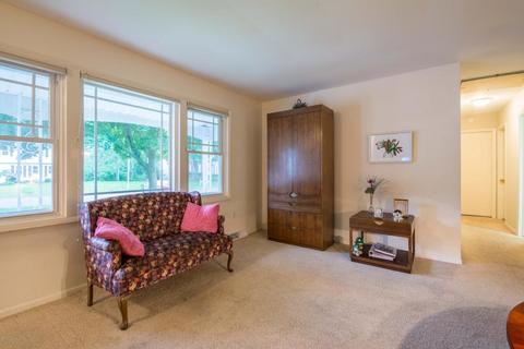 507 Edgeworthe Dr SE, Ada, MI 49301 photo 4