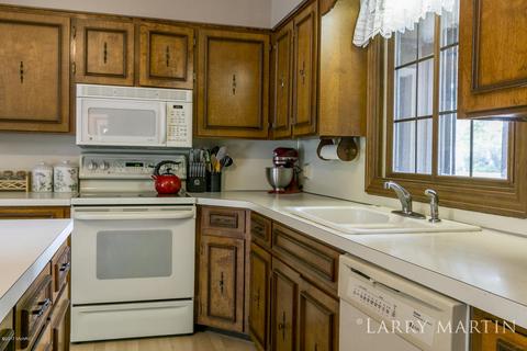 1745 Broadview Dr, Jenison, MI 49428 photo 14