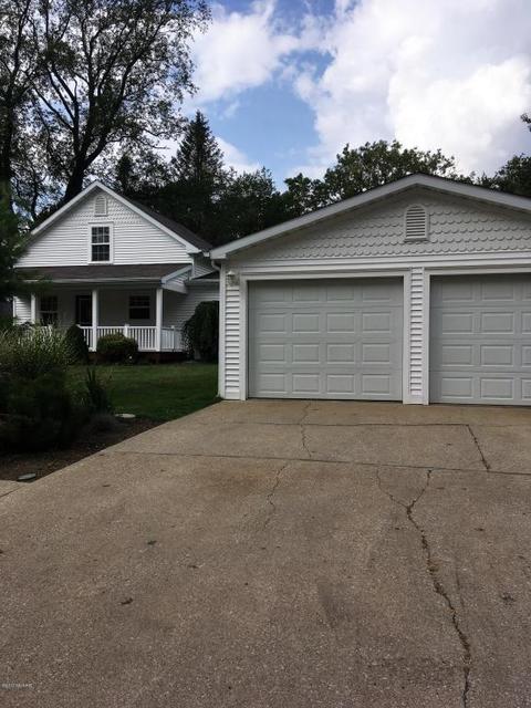 412 Remus Dr, Buchanan, MI 49107 photo 3