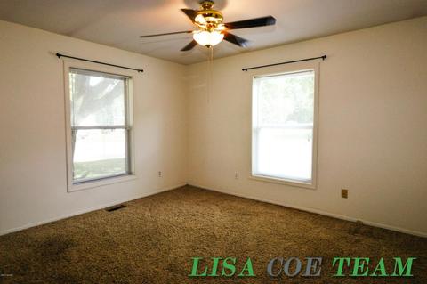 329 E Washington St, Belding, MI 48809 photo 14