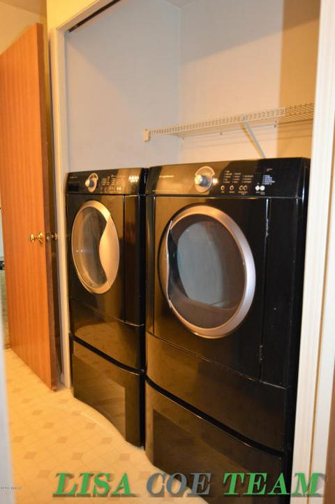329 E Washington St, Belding, MI 48809 photo 15