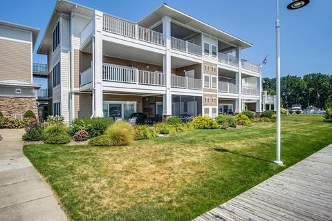 930 W Savidge St #23, Spring Lake, MI 49456 photo 1