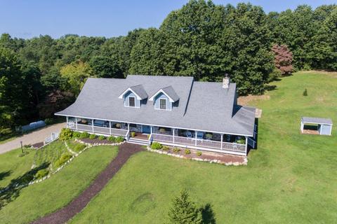 40 2nd St, Plainwell, MI 49080 photo 2