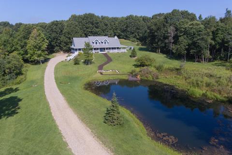 40 2nd St, Plainwell, MI 49080 photo 4