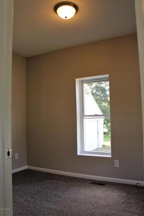 121 E Isabelle St, Belding, MI 48809 photo 3