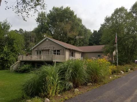 911 Grindle, Lowell, MI 49331 photo 1