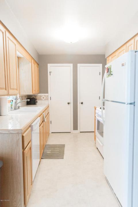2147 Pine, Jenison, MI 49428 photo 9