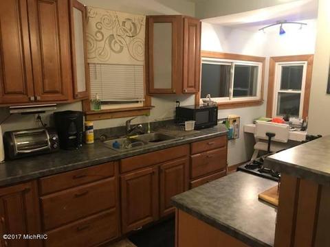 83 E Pierce St, Coldwater, MI 49036 photo 4