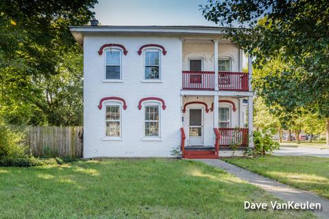 604 E Main St, Lowell, MI 49331 photo 1