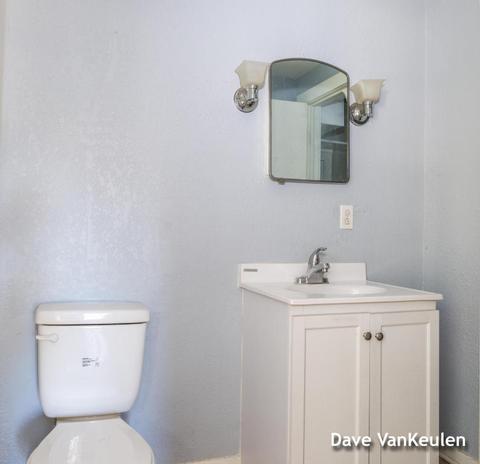 604 E Main St, Lowell, MI 49331 photo 8