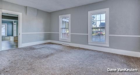 604 E Main St, Lowell, MI 49331 photo 9