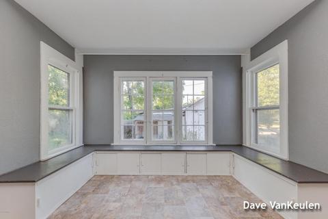 604 E Main St, Lowell, MI 49331 photo 6