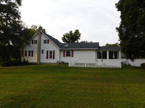 515 N 10th St, Plainwell, MI 49080 photo 6