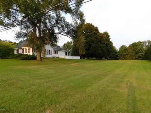 515 N 10th St, Plainwell, MI 49080 photo 3