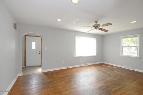 235 E Commerce, Grant, MI 49327 photo 6
