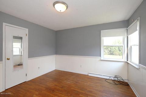 235 E Commerce, Grant, MI 49327 photo 13