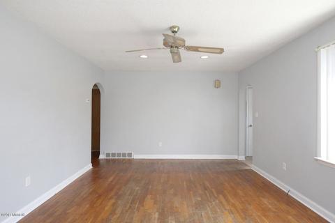 235 E Commerce, Grant, MI 49327 photo 5