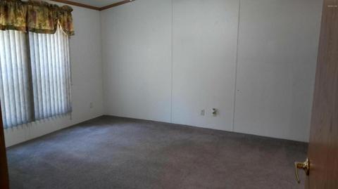 524 E Main St, Maple Rapids, MI 48853 photo 9