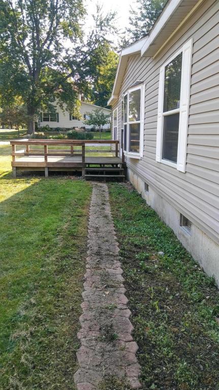 524 E Main St, Maple Rapids, MI 48853 photo 2