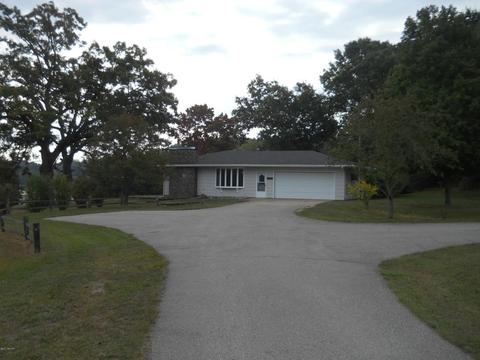 8732 Godfrey St, Belding, MI 48809 photo 1