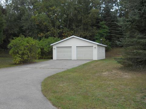 8732 Godfrey St, Belding, MI 48809 photo 5