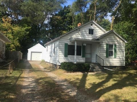 2 Springfield Dr, Springfield, MI 49037 photo 1