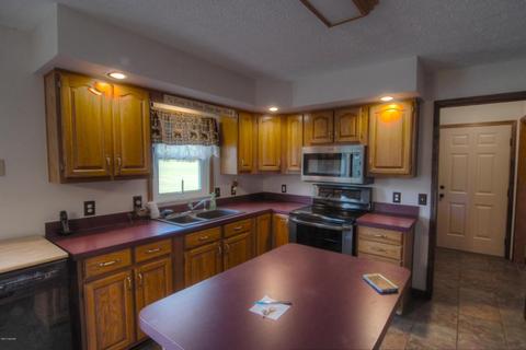1740 Franklin, Buchanan, MI 49107 photo 6