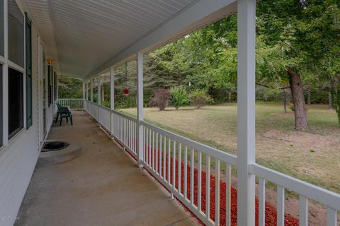 52640 Johnson Rd, Three Rivers, MI 49093 photo 4