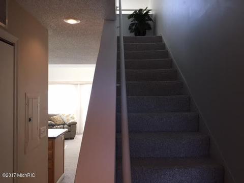 110 Millpoint Dr, Spring Lake, MI 49456 photo 18