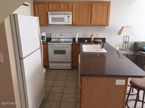 110 Millpoint Dr, Spring Lake, MI 49456 photo 7