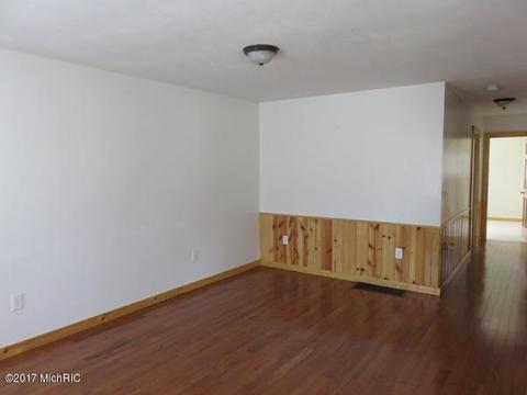 180 Smith St, Coldwater, MI 49036 photo 5