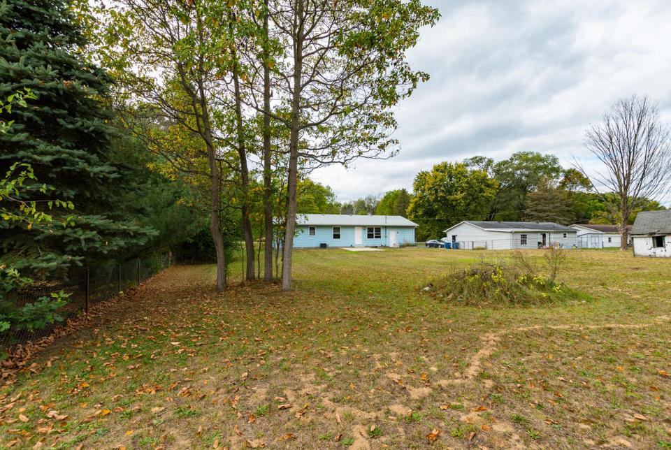  47517 Cr 653, Paw Paw, MI 49079 photo 15