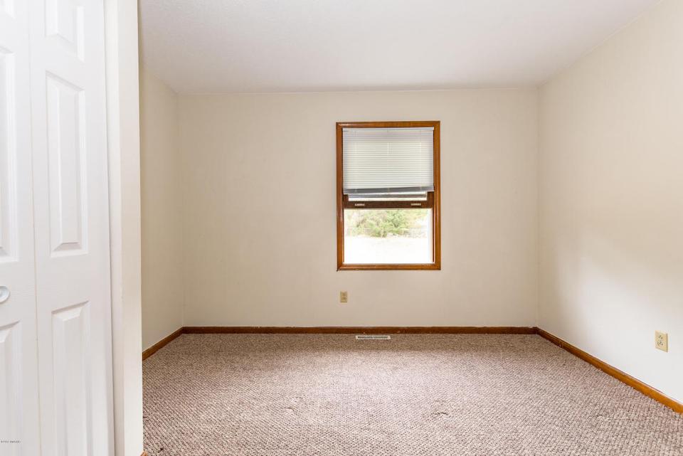  47517 Cr 653, Paw Paw, MI 49079 photo 9