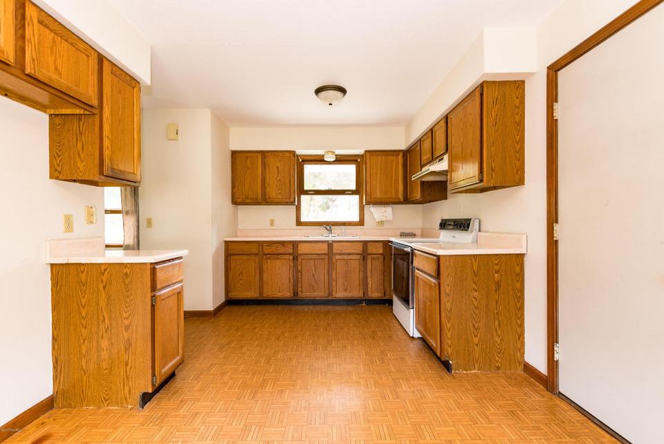  47517 Cr 653, Paw Paw, MI 49079 photo 4