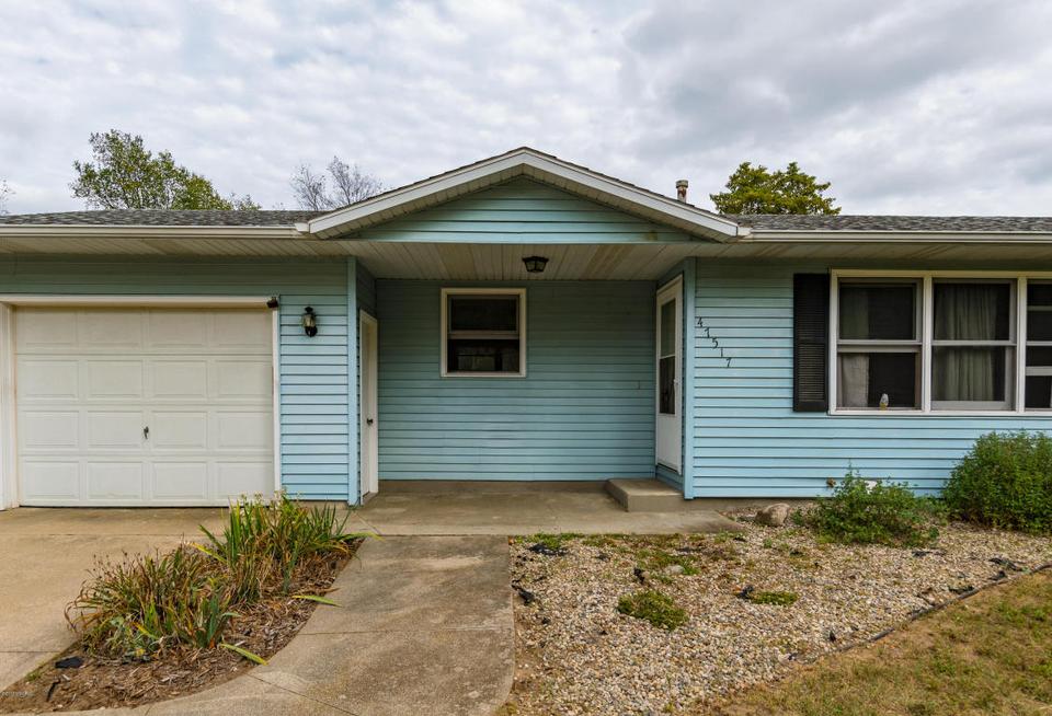  47517 Cr 653, Paw Paw, MI 49079 photo 2
