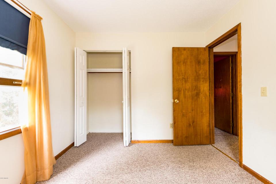  47517 Cr 653, Paw Paw, MI 49079 photo 11