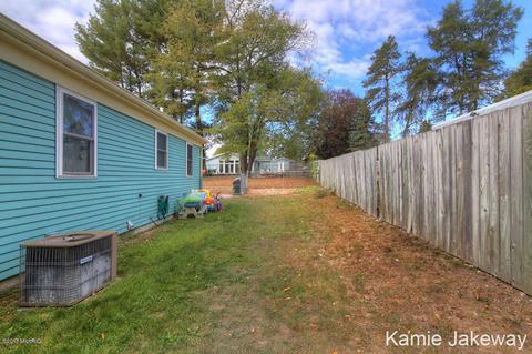 1141 Alderman St, Belding, MI 48809 photo 20