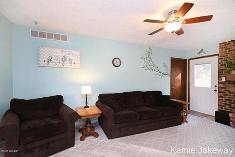 1141 Alderman St, Belding, MI 48809 photo 7