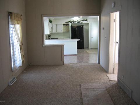 210 E Pine St, Edmore, MI 48829 photo 3