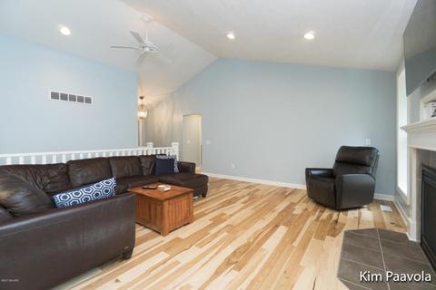 8233 28th St SE, Ada, MI 49301 photo 3