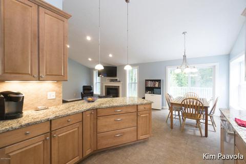 8233 28th St SE, Ada, MI 49301 photo 11