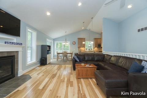 8233 28th St SE, Ada, MI 49301 photo 4