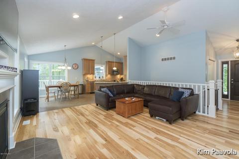 8233 28th St SE, Ada, MI 49301 photo 2