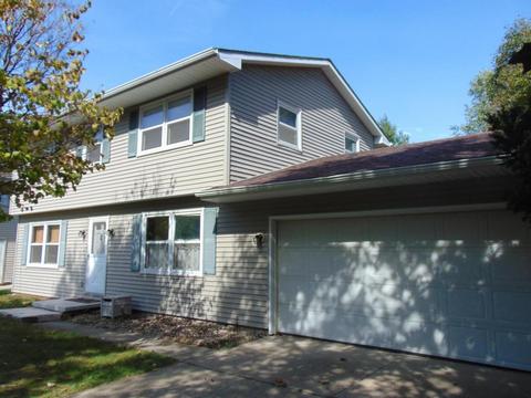 220 Circle Dr, Marshall, MI 49068 photo 1