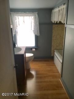 901 E Green St, Marshall, MI 49068 photo 8