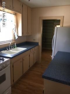 901 E Green St, Marshall, MI 49068 photo 4