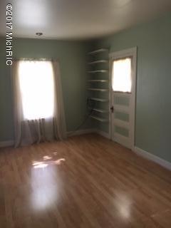 901 E Green St, Marshall, MI 49068 photo 5